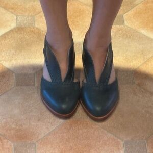 Bali ELF Spirit Walker Booties, Dark Green